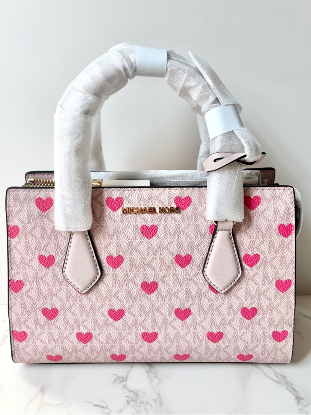 New Michael Kors Sheila Small Satchel Shoulder Crossbody Bag Hearts Pink - Picture 2 of 7
